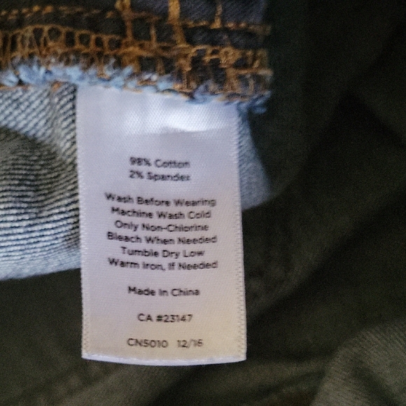 Talbots High Rise Distressed Blue Jeans - Picture 11 of 11